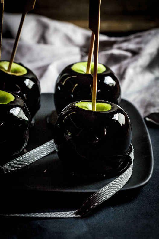 black candy apple as favors or for desserts