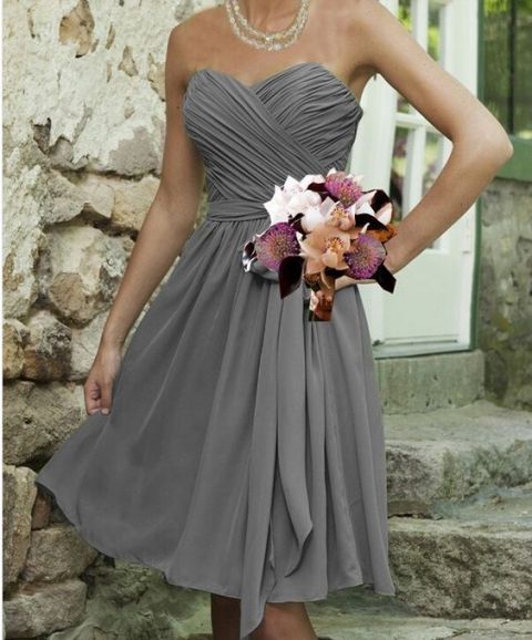 Charming gray dress with belt