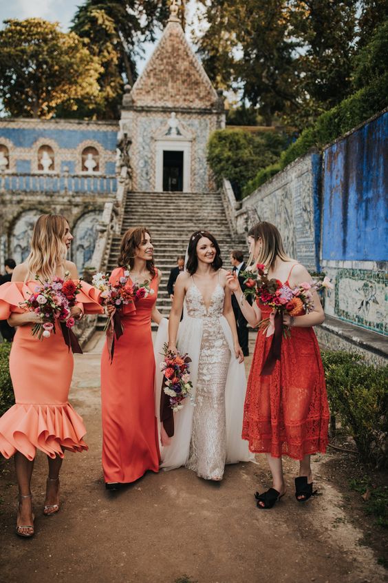 amazing and chic mismatching orange midi and maxi bridesmaid dresses are amazing for a colorful and refined wedding