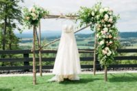01 This springy wedding will inspire those of you who are looking for something romantic and delicate