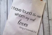 03 cookie wedding favors with favorite quotes printed on the package