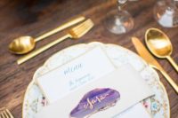 07 small purple and gold geode slices used as place cards