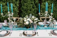 08 Turquoise table runner and candles refreshed the tablescape and made it bolder