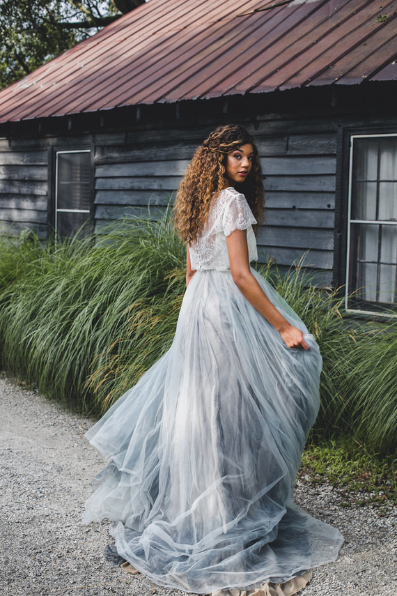 This moody orchard wedding shoot is full of trendy details to get inspired
