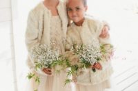 10 fur coats for flower girls will make them look cool and feel cozy