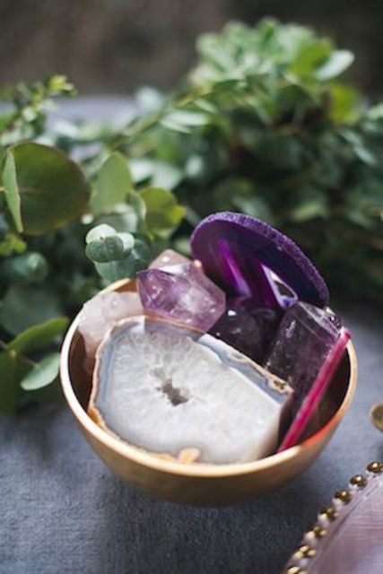 bold geode and gem wedding centerpiece - just place some rocks in a bowl