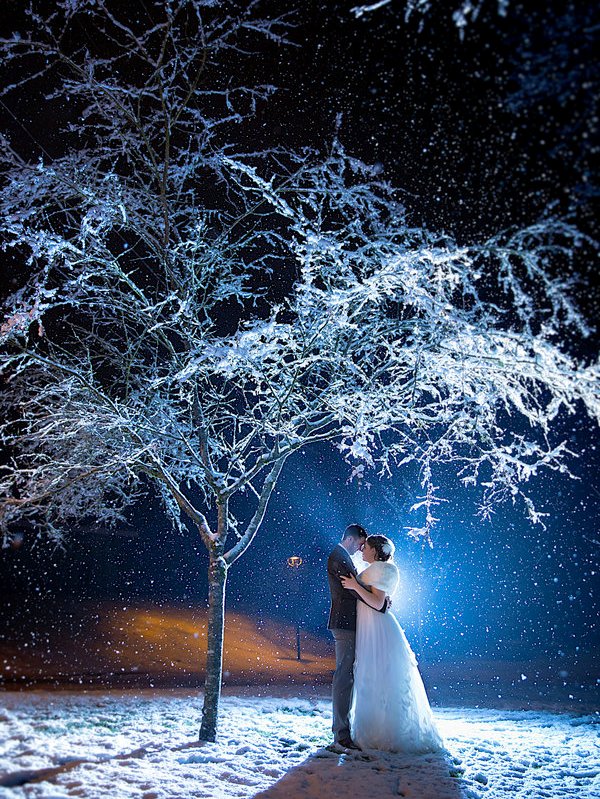 winter wedding wonderland picture in the snow
