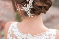 29 gorgeous pearl headpiece spruces up this updo