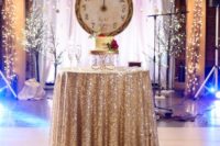 29 large clock for a wedding backdrop