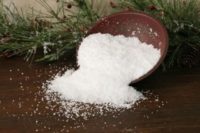 30 give faux snow instead of confetti to your guests