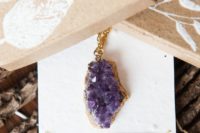 33 geode necklaces will be an awesome gift for your bridesmaids