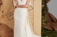 02 simple elegant silk gown with sculpted bow By Carolina Herrera
