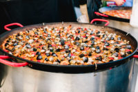 08 Paella with fresh seafood is a nice idea for a wedding