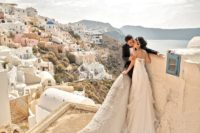 08 wedding photo overlooking Santorini island