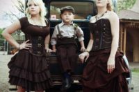 12 steampunk bridesmaids’ looks with corsets