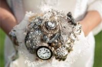 34 brooches and clocks for a bridal bouquet