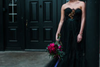 01 This wedding shootis a dark and moody one, with lots of refined details and bold blooms