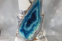 06 bold blue geode wedding cake with silver edges