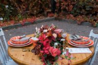 07 The wedding tablescape was just wow, with burgundy and red leaves, fresh greenery and some fall flowers