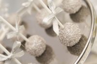 09 silver cake pops are amazing for New Year parties