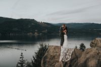 12 Oregon offers stunning views and the couple looked amazing in such a backdrop