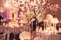 26 large cherry blossom branches for a chic centerpiece