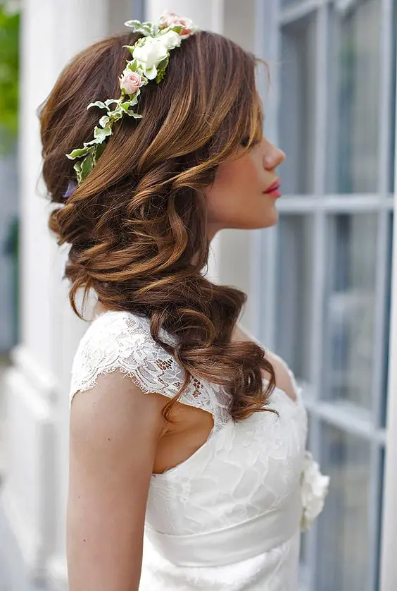 Floral Hairstyles for Brides to Look Gorgeous on the Wedding Day