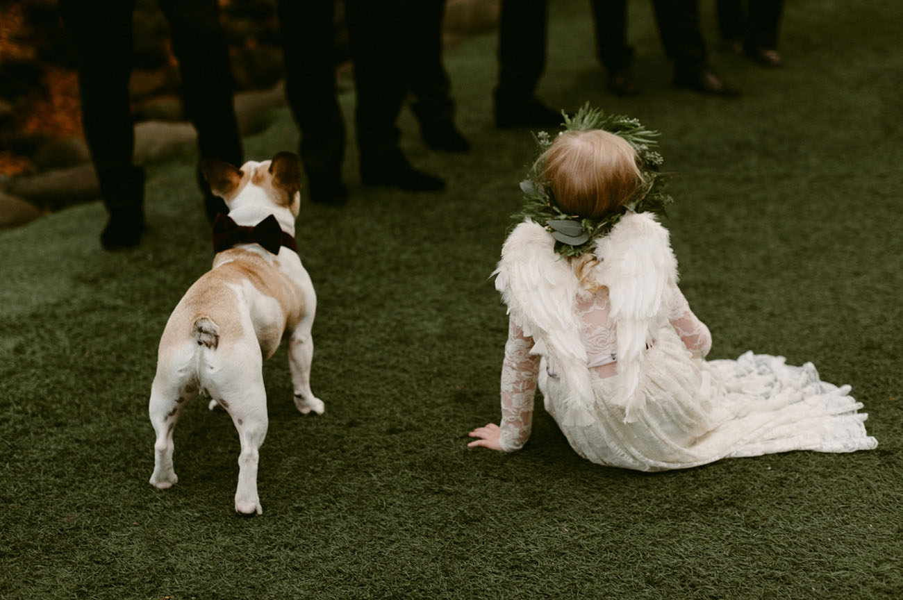 The couple’s pup wore a custom velvet bow tie, with leash from Frenchic Love