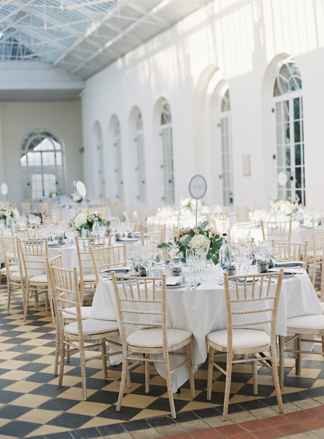 The reception was elegant, neutral and with pastel touches