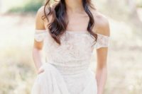 08 relaxed flowy lace wedding dress