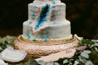 15 The wedding cake was a geode one