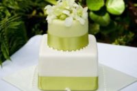 21 key lime wedding cake decorated with corresponding ribbon