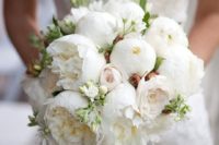 02 elegant all-white bouquet with lush peonies and garden roses