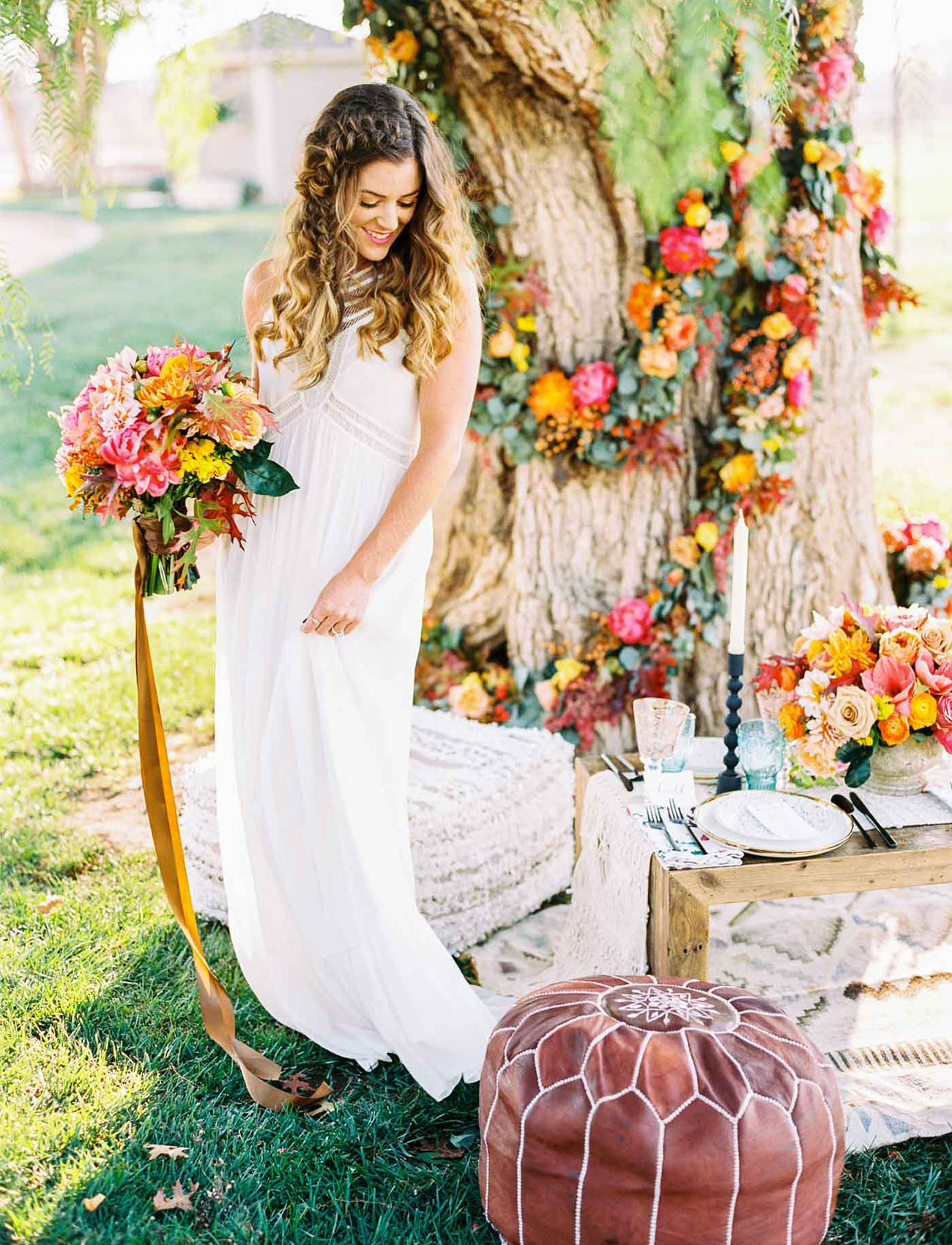This colorful and vibrant fall wedding shoot is totally different from those trendy moody and dark ones
