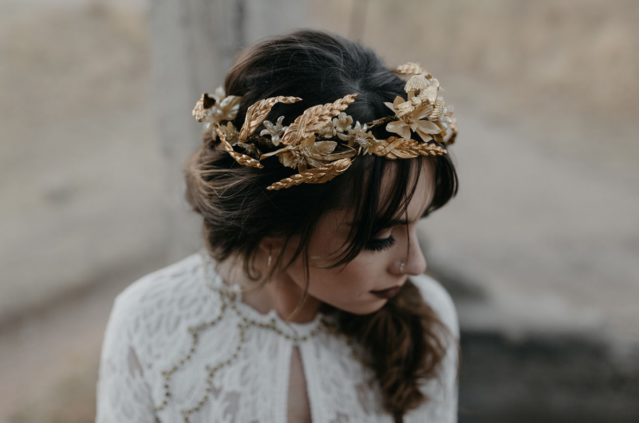 Such a headpiece is ideal for a boho, woodland or just rustic bride