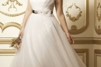 15 ethereal wedding dress of tulle with illusion strapes and a sweetheart neckline