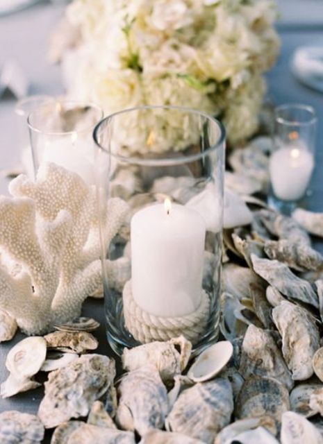 rope candles, oyster shells and corals for a nautical wedding