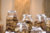 24 easy way to display your cookies – just use big jars