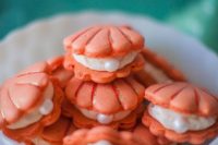32 clams with pearls cookies for your wedding