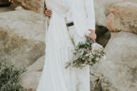 01 This cool wedding shoot took place in the desert, in Joshua Tree, and it’s full of gorgeous ideas for the couples who want something boho