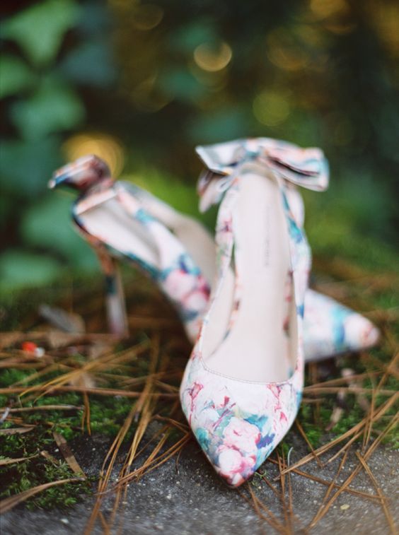 beautiful floral wedding shoes with bows look very delicate