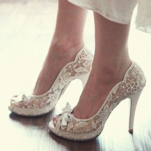 beautiful lace peep toe heels with bows will make your look refined