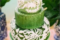 03 bold green wedding cake with white patterns and a pineapple