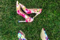05 bold floral wedding shoes for both brides to rock