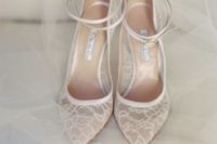 05 chic lace wedding shoes with ankle straps