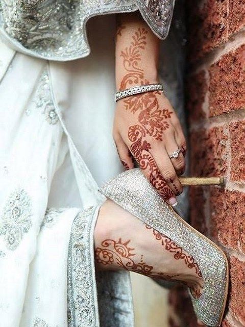 some henna on hands and feet can add a Moroccan flavor to your look