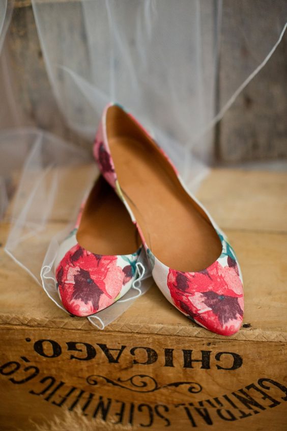 red poppies print flats are a comfy choice for any wedding