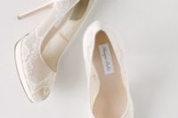 14 white lace peep toe wedding shoes look very elegant