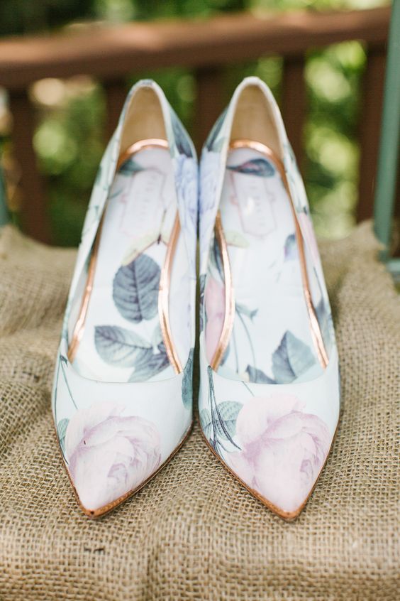 sweet floral wedding shoes with copper lines look very girlish