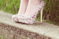 16 rose floral platform heels look very cute